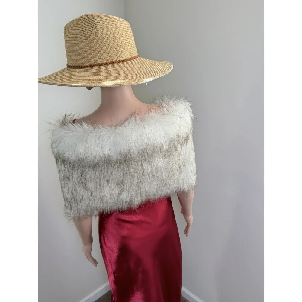 CLMMEIYUAN Ivory Faux Fur Wrap Shawl Stole Satin Lined  Wedding Bridal Shrug
